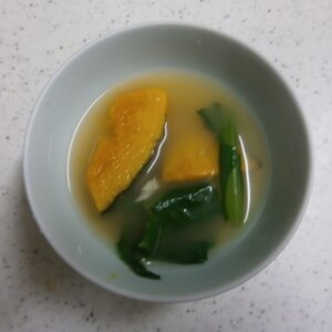 かぼちゃと小松菜の味噌汁